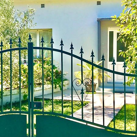 Villa Maison Blanche Tulle 1 A 4 Personnes Exterior photo